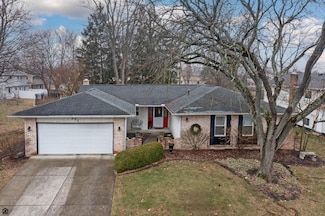 571 Waterbury Blvd, Columbus, OH 43230
