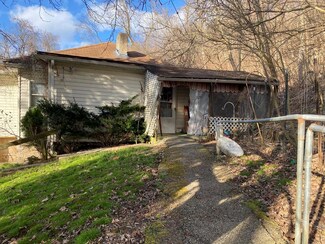 1322 Locust St, McMechen, WV 26040