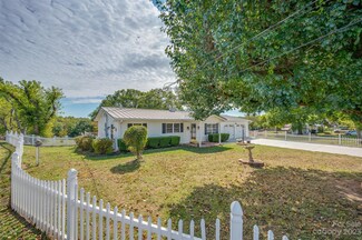 241 Highland Ave, Mooresboro, NC 28114