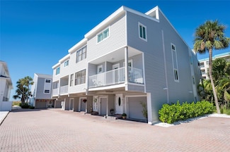 12274 1st St W Unit 8, Treasure Island, FL 33706