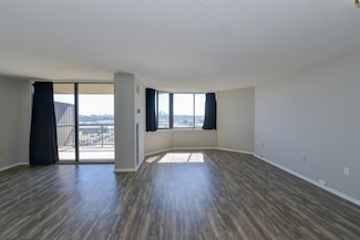 1011 Harmon Cove Tower, Secaucus, NJ 07094