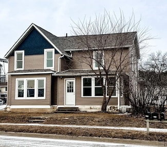 904 Main St, Elgin, IA 52141