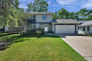 436 Dutch Hill Dr, Lansing, MI 48917