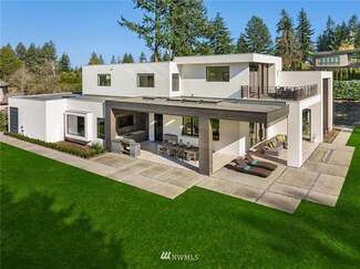 2217 94th Ave NE, Clyde Hill, WA 98004