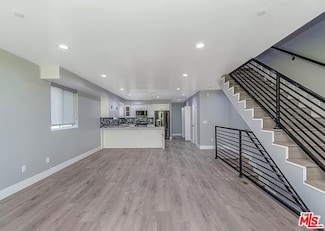 1947 N Vista Del Mar Ave, Los Angeles, CA 90068