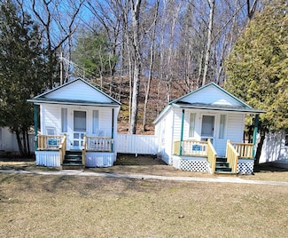8556 Portage Point Dr Unit 4 (DH3), Onekama, MI 49675