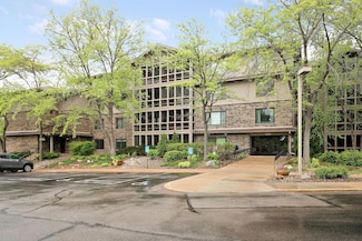 3801 W 98th St Unit 108, Bloomington, MN 55431