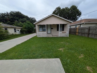 1918 6th St, Port Neches, TX 77651