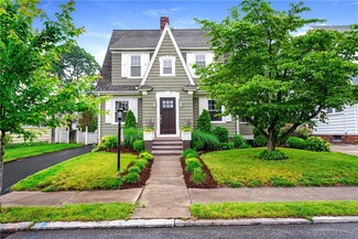 131 Lyndon Rd, Cranston, RI 02905