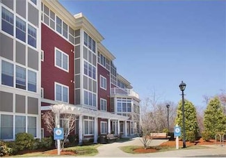 35 Commonwealth Ave Unit 106, Chestnut Hill, MA 02467