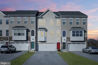 10373 Lantern Ln, Hagerstown, MD 21740