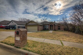 317 Dupont Cir, Fort Worth, TX 76134