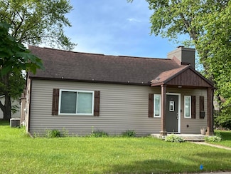 1302 Barnes St, Albion, MI 49224