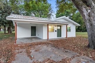 1016 Front St, Newport, AR 72112