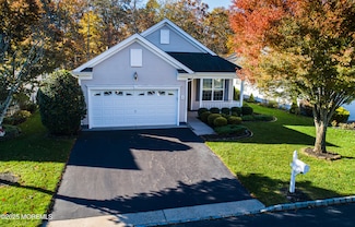 70 Cromwell Ln, Jackson, NJ 08527