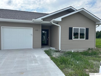 1721 Northland Dr, David City, NE 68632