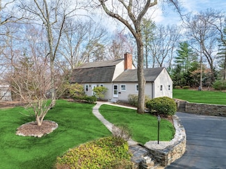 97 Salem Rd, Longmeadow, MA 01106