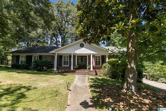 2220 Lynnchester Cir, Birmingham, AL 35216
