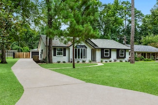 566 Beauregard Dr, Conroe, TX 77302