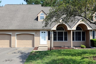 5 Fox Hollow Dr, Windsor Locks, CT 06096