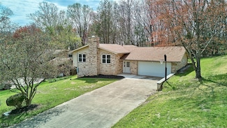 1230 Lakewood Cir, Washington, WV 26181