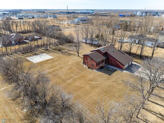 3402 56th Ave S, Fargo, ND 58104