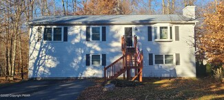 8435 Bear Trail Dr, Tobyhanna, PA 18466