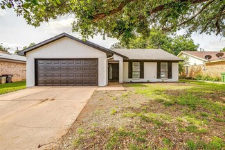 2817 Amber Dr S, Fort Worth, TX 76133