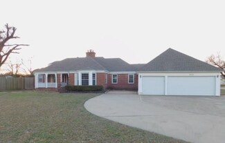 3711 N Grove Ave, Warr Acres, OK 73122
