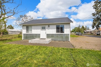 108 Centre St S, Rainier, WA 98576