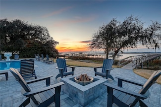 25 N Calibogue Cay Rd, Hilton Head Island, SC 29928