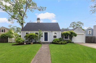 18 Edgehill Rd, Warwick, RI 02889