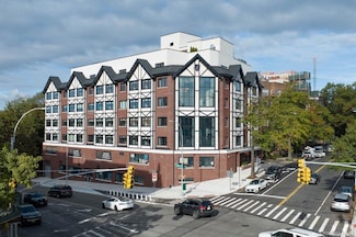241-15 Northern Blvd Unit 2I, Flushing, NY 11362