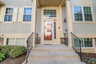 18599 W Sterling Ct, Grayslake, IL 60030