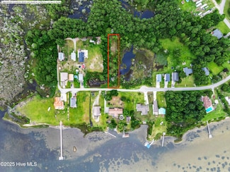 657 Canady Rd, Sneads Ferry, NC 28460