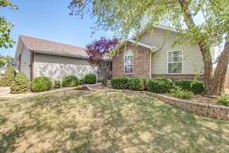 706 Berry Ln, Willard, MO 65781