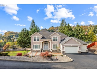 2744 NW Daysha Dr, Roseburg, OR 97471
