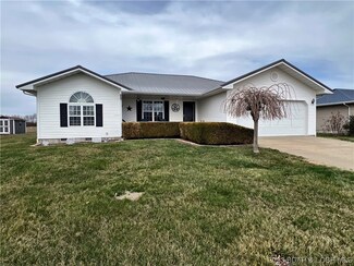 1417 Nathaniel Dr, Lebanon, MO 65536