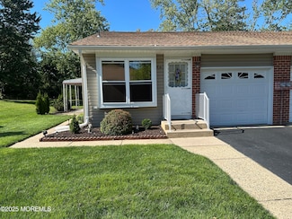 8 A Yorktowne Pkwy, Manchester Township, NJ 08759