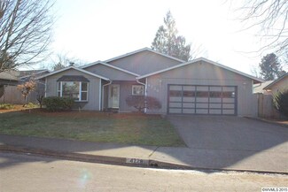 4728 Castle Dr NE, Salem, OR 97301