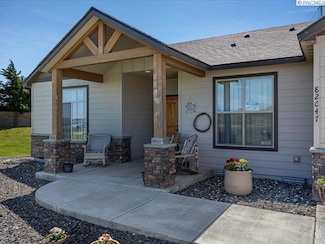 82647 E Reata Rd, Kennewick, WA 99338