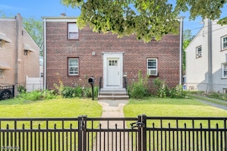 121 Roosevelt Ave, Carteret, NJ 07008
