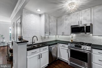 8077 Gatehouse Rd Unit 6, Falls Church, VA 22042