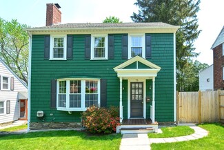 75 Deerfield St, Worcester, MA 01602