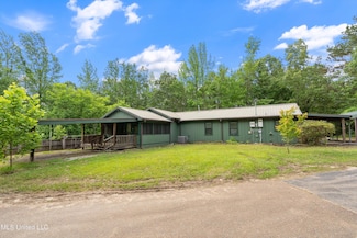135 Red Bird Cove, Batesville, MS 38606