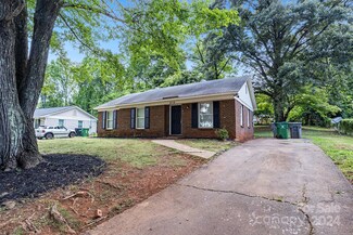 818 Dedmon Dr, Charlotte, NC 28216