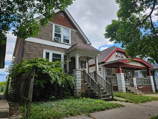 4050 N 6th St, Milwaukee, WI 53212