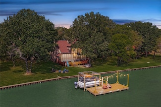 91 Rocky Point Rd, Mount Vernon, TX 75457