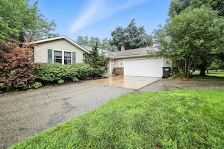 4445 64th St SW, Grandville, MI 49418