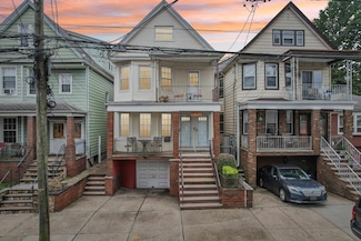 94 W 9th St, Bayonne, NJ 07002
